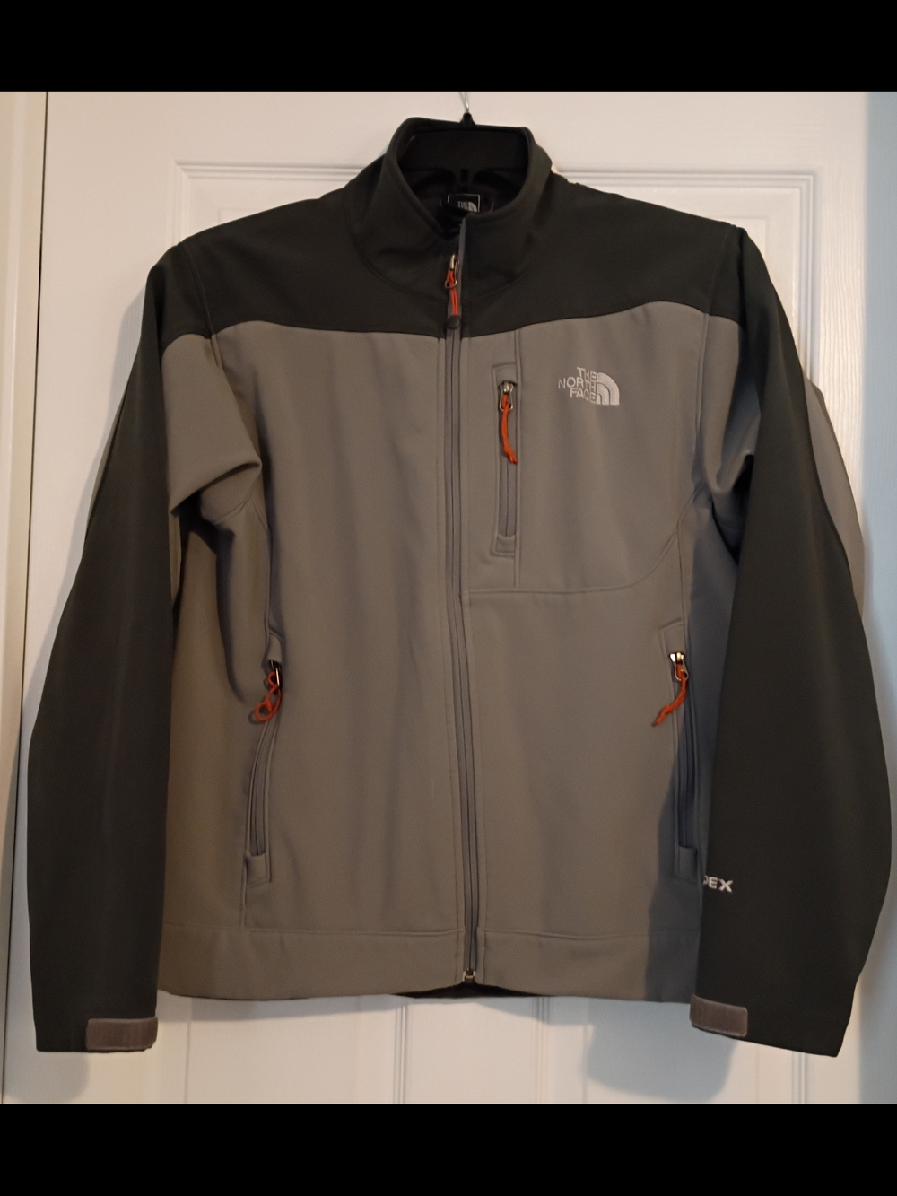 The North Face Men's Apex  Black And Gray Softshell Jacket Small